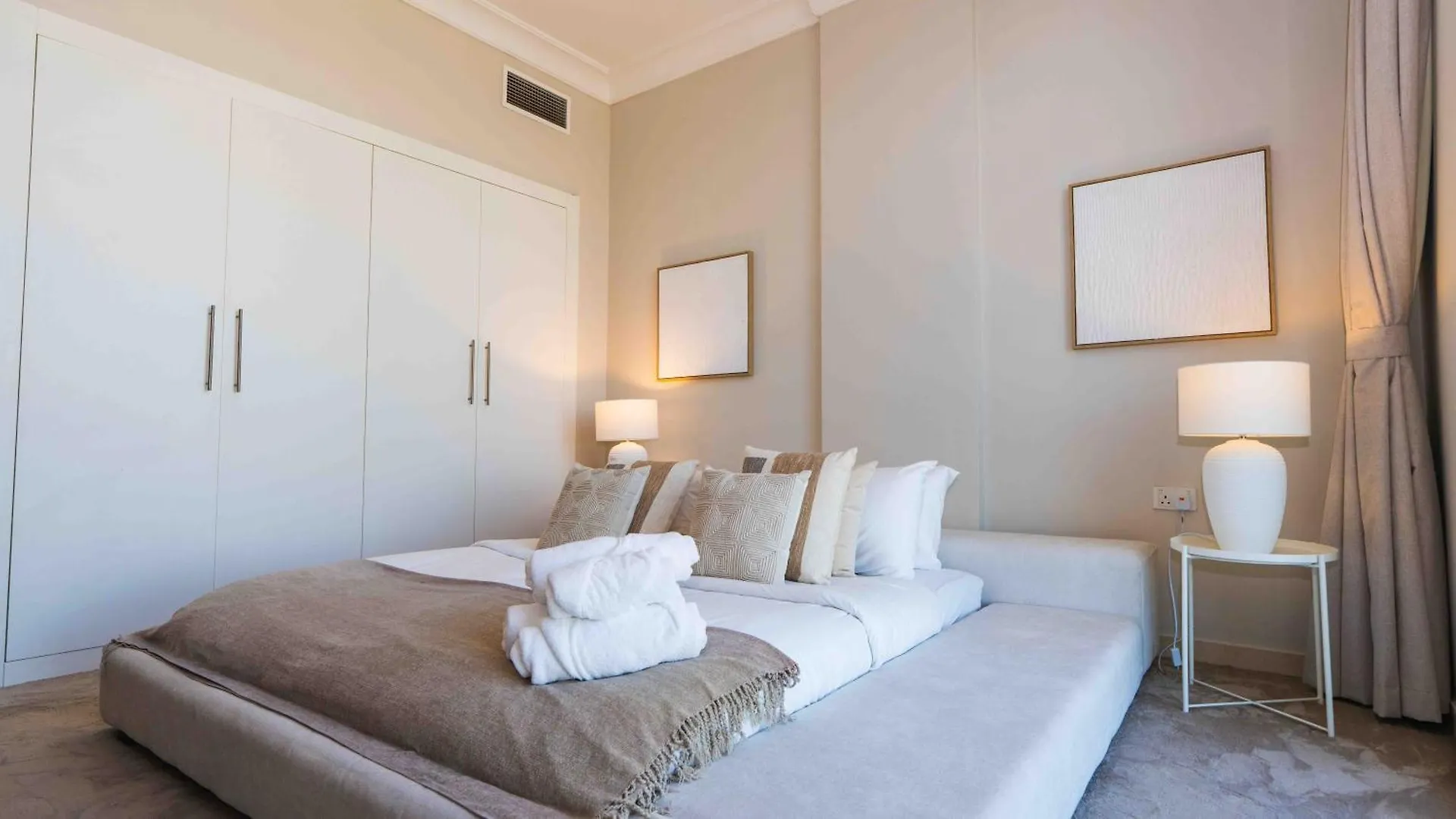Two Bed In Ansam Hosted By Voyage Apartment Abu Dhabi