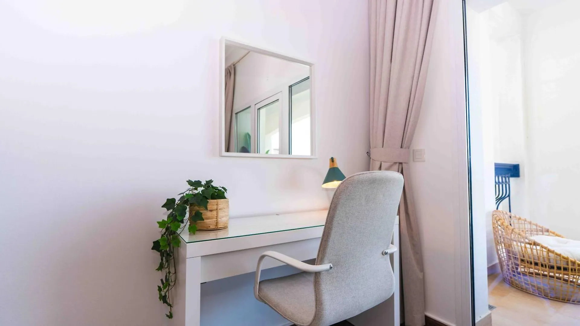 Two Bed In Ansam Hosted By Voyage Lägenhet Abu Dhabi
