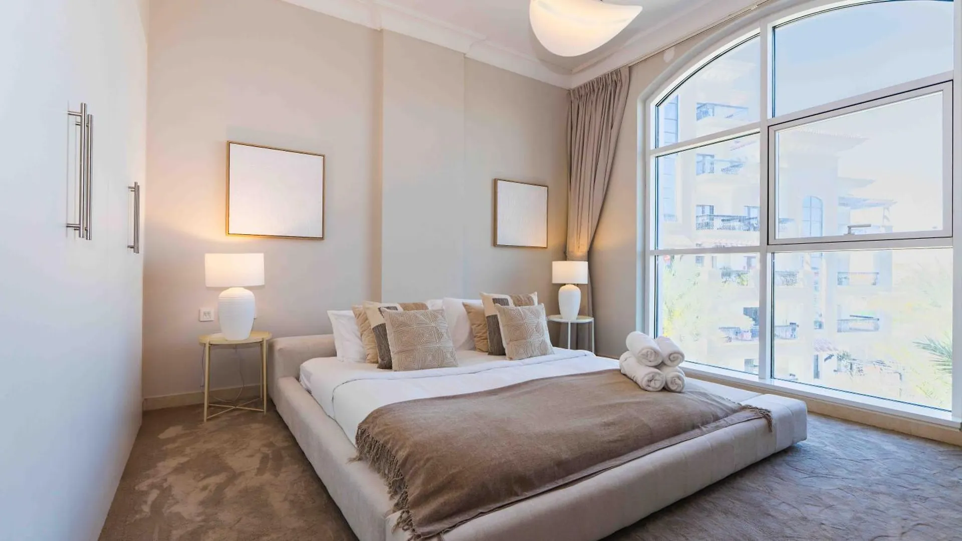 Two Bed In Ansam Hosted By Voyage Lägenhet Abu Dhabi