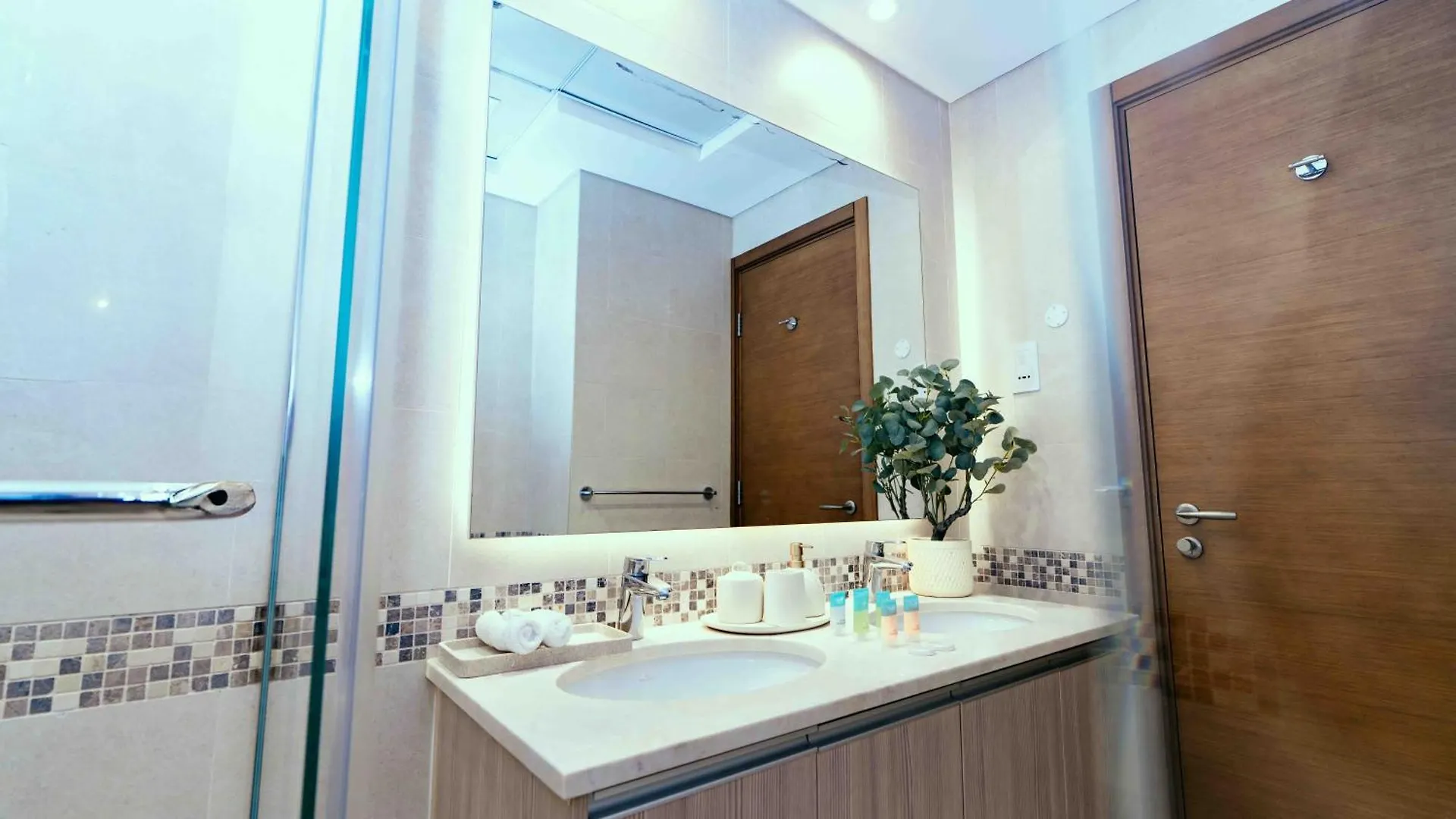 Two Bed In Ansam Hosted By Voyage Lägenhet Abu Dhabi