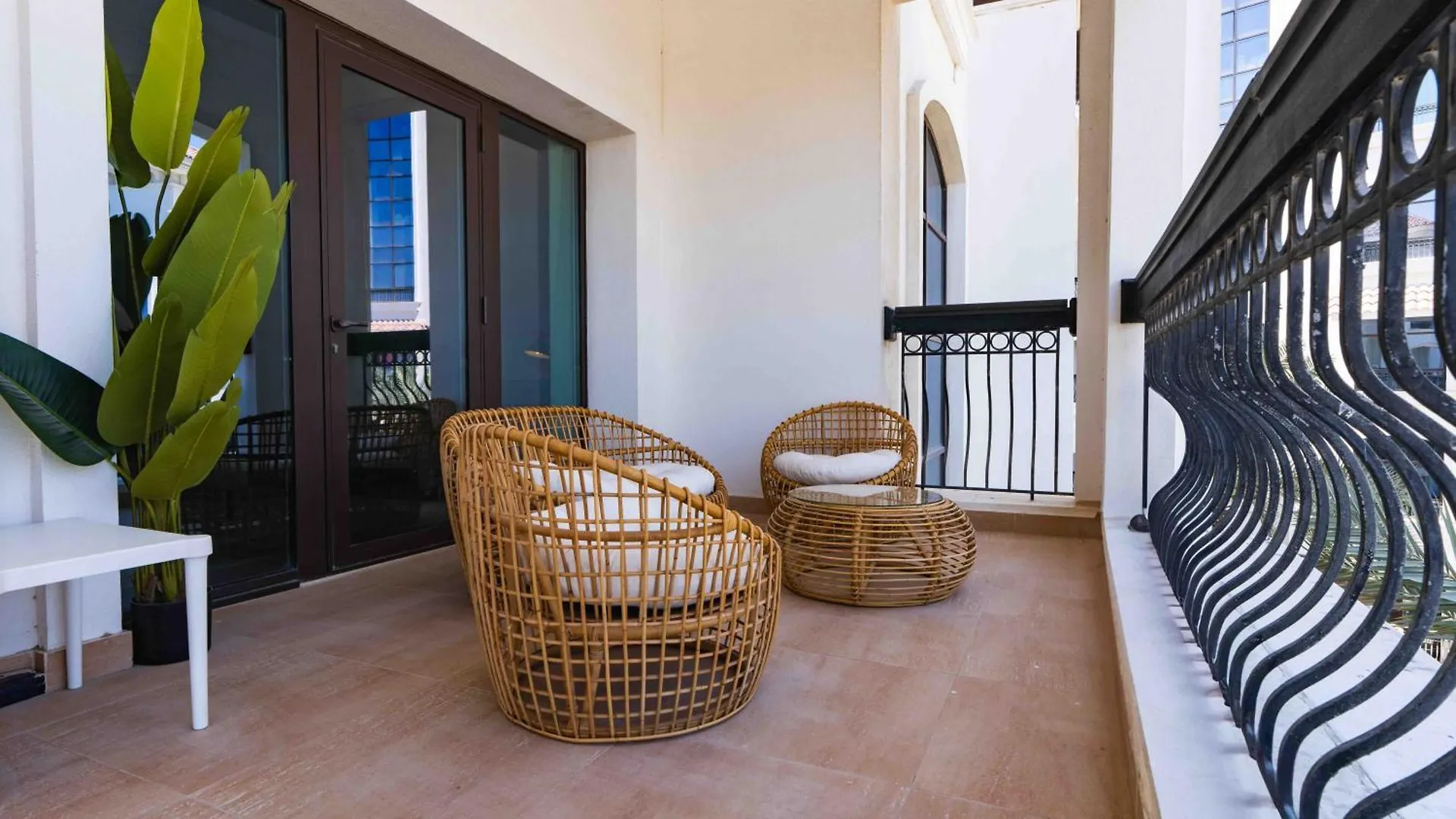 Two Bed In Ansam Hosted By Voyage Lägenhet Abu Dhabi 0*,  Förenade Arabemiraten
